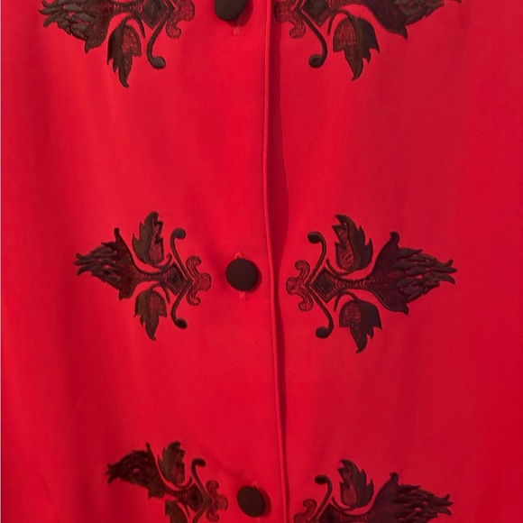 Elegant Red Embroidered Women's blouse - Picture 3 of 3
